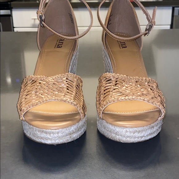 New Woman’s A.N.A. Wedge Sandals in Tan. - Picture 3 of 8